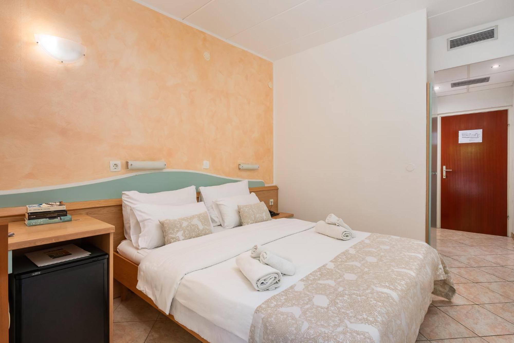 Maslinica Mimosa Lido Palace 4*